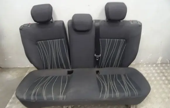 Opel Corsa D Second row seats