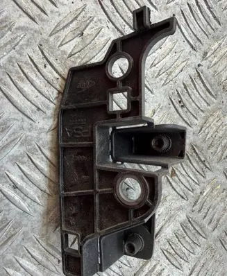 Peugeot 308 Fender mounting bracket 9834480680