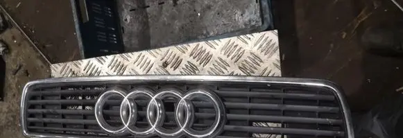 Audi A4 S4 B5 8D Front bumper upper radiator grill 8d0853651h