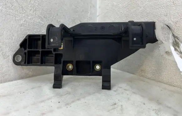 Other engine bay part
