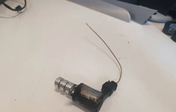 Audi A4 S4 B8 8K Oil pressure sensor 