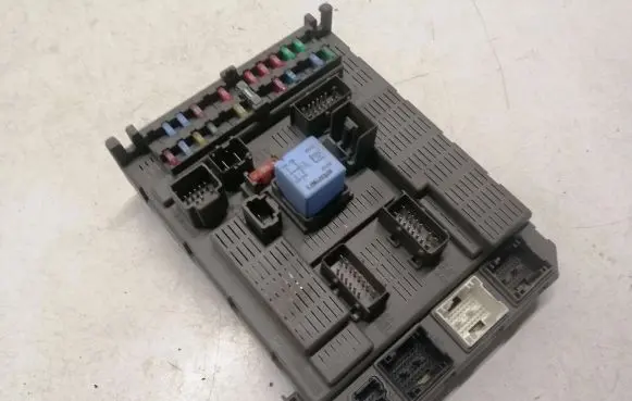 Peugeot 807 BSM Control unit 9651938280