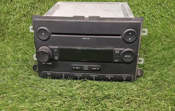Ford Explorer Radio/CD/DVD/GPS head unit 6L2T18C869AG