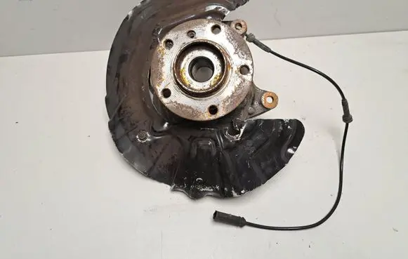 BMW X3 F25 Front wheel hub 6855953 6787679