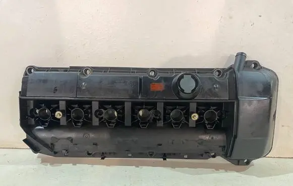 BMW 5 E60 E61 Rocker cam cover 7512840 1744893