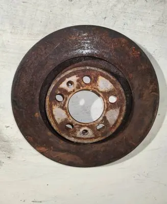 Volkswagen Golf IV Front brake disc