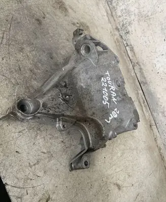 Volkswagen Touran III Engine mounting bracket 05e199275