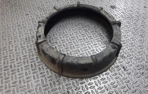 Volkswagen II LT In tank fuel pump screw locking ring/nut 9019900054