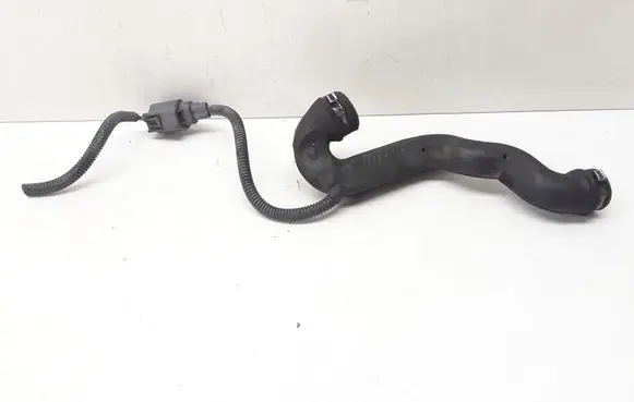 Volvo S80 Breather/breather pipe/hose 30788009