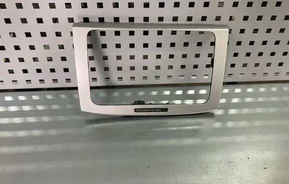 Volkswagen PASSAT B6 Radio/GPS head unit trim 3C0858069AE