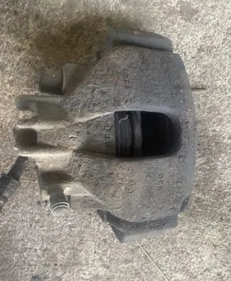 Volvo XC70 Front brake caliper
