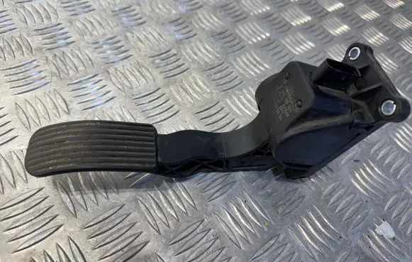 Mercedes-Benz Sprinter W906 Accelerator throttle pedal 0280755023