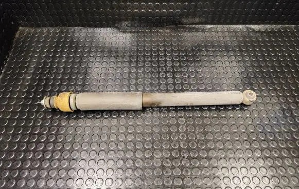 Nissan Leaf I (ZE0) Rear shock absorber/damper