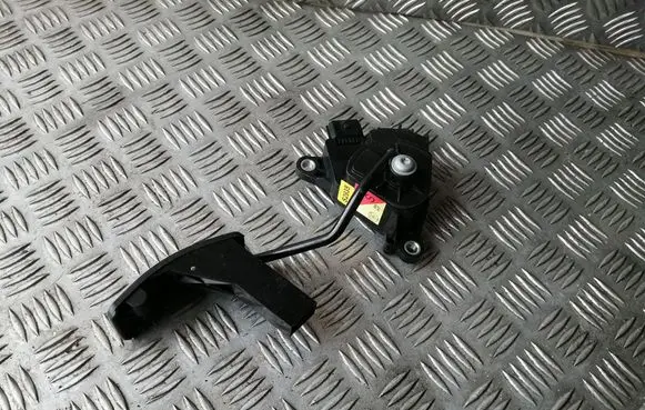 Nissan Qashqai Accelerator throttle pedal 3353A 00121