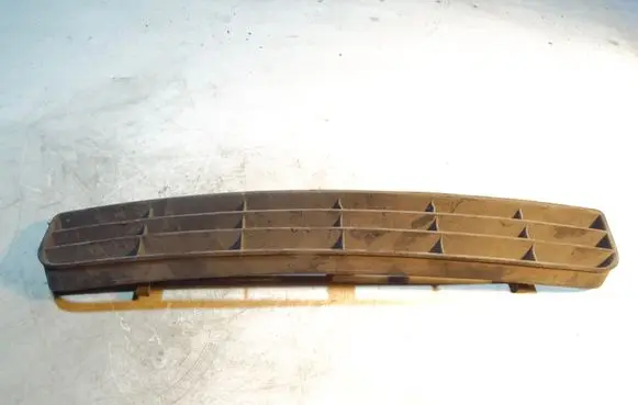 Audi A6 S6 C4 4A Front bumper lower grill 4A0807683
