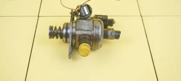 Audi A4 S4 B7 8E 8H Fuel injection high pressure pump 0261520055 5HTR4