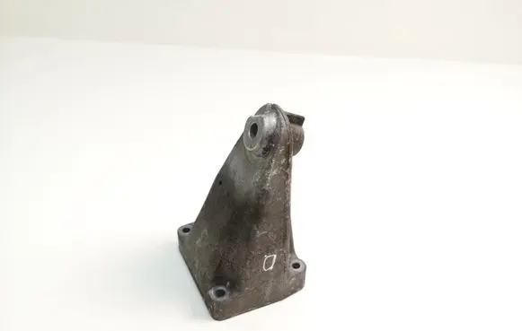 Mercedes-Benz CLC CL203 Engine mounting bracket A6112230804
