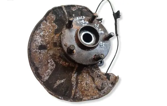 Toyota Corolla Verso AR10 Front wheel hub 