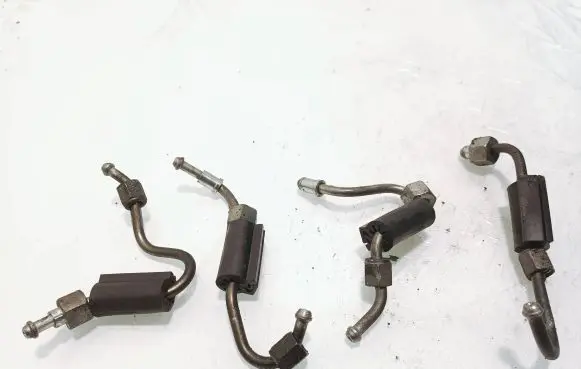 Opel Insignia A Fuel injector supply line/pipe 55204726