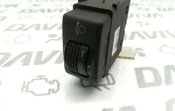 Nissan Note (E11) Headlight level height control switch 251909U00A