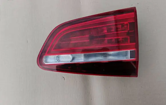 Volkswagen Sharan Tailgate rear/tail lights 7N0945308 02884105170
