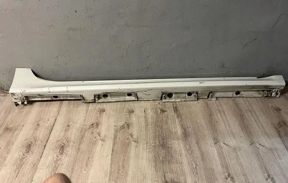 Toyota Yaris XP210 Front sill (body part) 75850-K0080