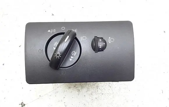 Ford Mondeo Mk III Light switch 1s7t13a024bb
