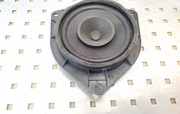 Toyota Avensis T250 Rear door speaker 8616002380