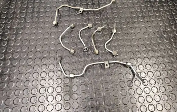 Peugeot 4008 Fuel injector supply line/pipe 