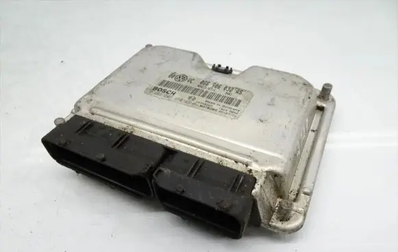 Volkswagen PASSAT B5.5 Engine control unit/module 066906032AS 0261207880