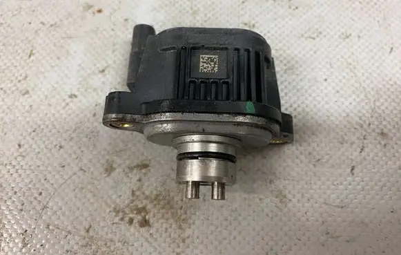 Audi Q5 SQ5 FY Camshaft vanos timing valve 06M906048F