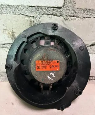 Mercedes-Benz E W211 Seat adjustment motor A2118202662
