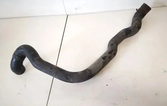 Volkswagen Golf V Engine coolant pipe/hose