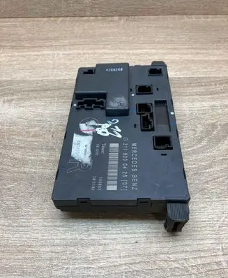 Mercedes-Benz E W211 Door control unit/module 2118200426 356802 FRONTRIGHT