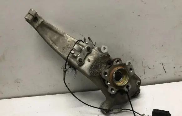 BMW 7 G11 G12 Front wheel hub 6884379