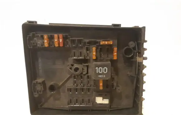 Volkswagen Golf V Fuse module 1K0937125A 01718130 1E040708