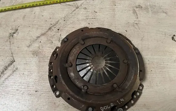 Volkswagen Polo III 6N 6N2 6NF Pressure plate 052141025MX