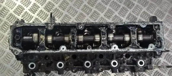 Peugeot 307 Engine head 9634963010