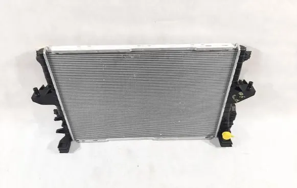 Volkswagen Transporter - Caravelle T5 Coolant radiator 7E0121253A