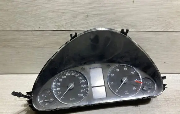 Mercedes-Benz C W203 Speedometer (instrument cluster) a203540434805