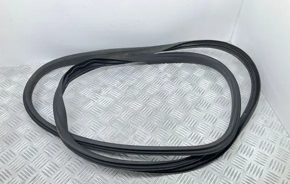 Skoda Yeti (5L) Front door rubber seal 5L0867365