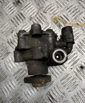 Volkswagen Golf IV Power steering pump 1J0422154A