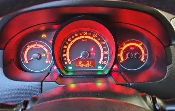 Speedometer (instrument cluster)