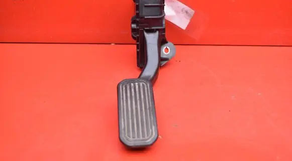Toyota Prius (XW30) Accelerator throttle pedal 78120-47050