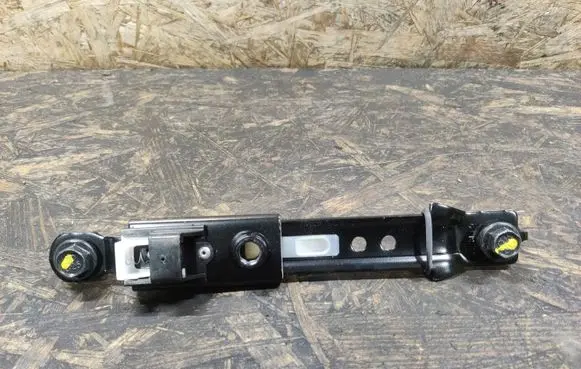 Hyundai i30 Seat belt height adjuster 