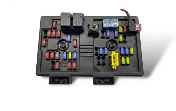 Chevrolet Captiva Fuse module 96821082