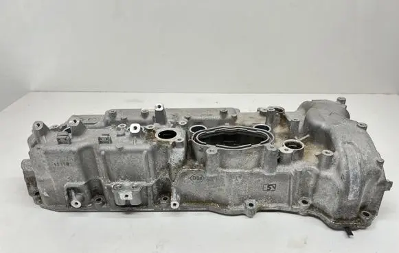 BMW 8 G16 Rocker cam cover 8699195