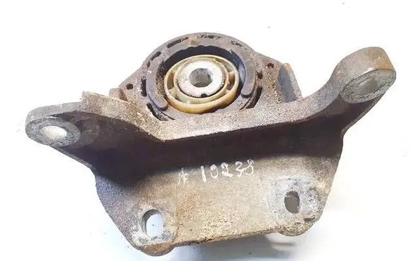 Engine mount bracket