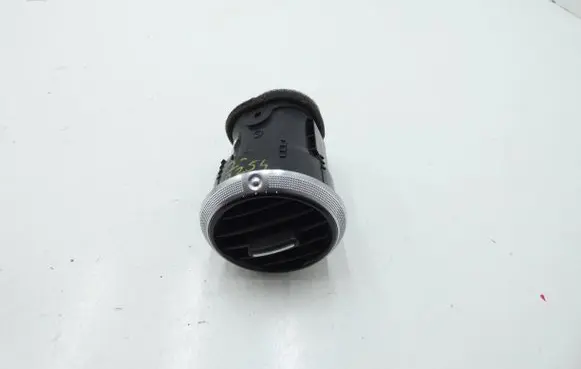 Audi A3 S3 8P Dashboard air vent grill cover trim 8P0820901F