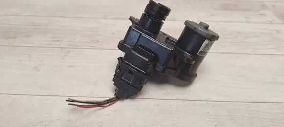 Hyundai Tucson JM Intake manifold valve actuator/motor 2838127400 7F130159